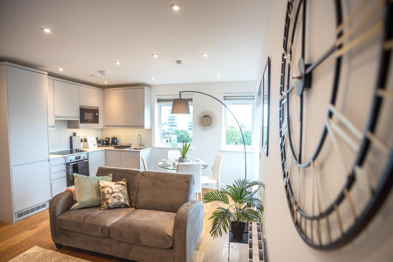 Вилла Deluxe Chic 1 2 Bed Apts Near Heathrow Legoland Windsor Слау Экстерьер фото