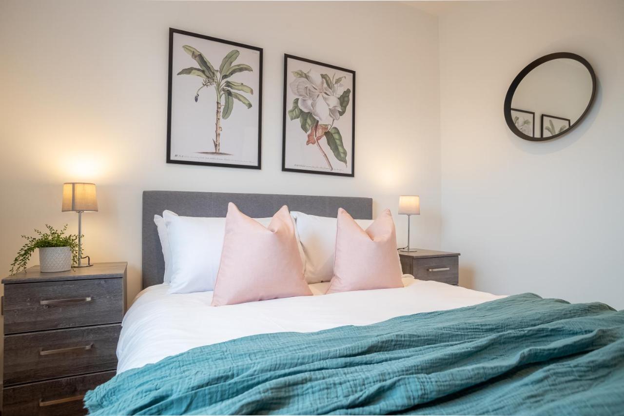 Вилла Deluxe Chic 1 2 Bed Apts Near Heathrow Legoland Windsor Слау Экстерьер фото