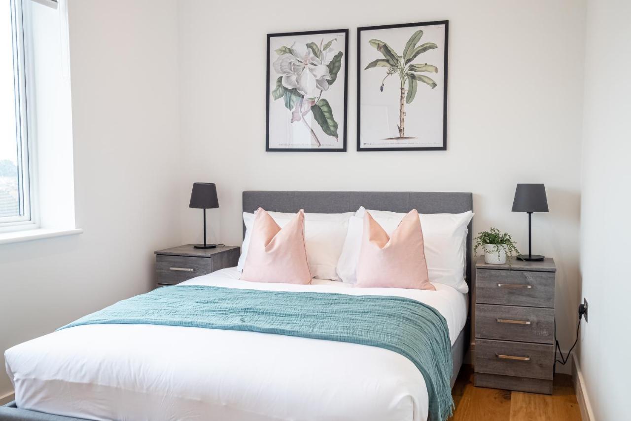Вилла Deluxe Chic 1 2 Bed Apts Near Heathrow Legoland Windsor Слау Экстерьер фото