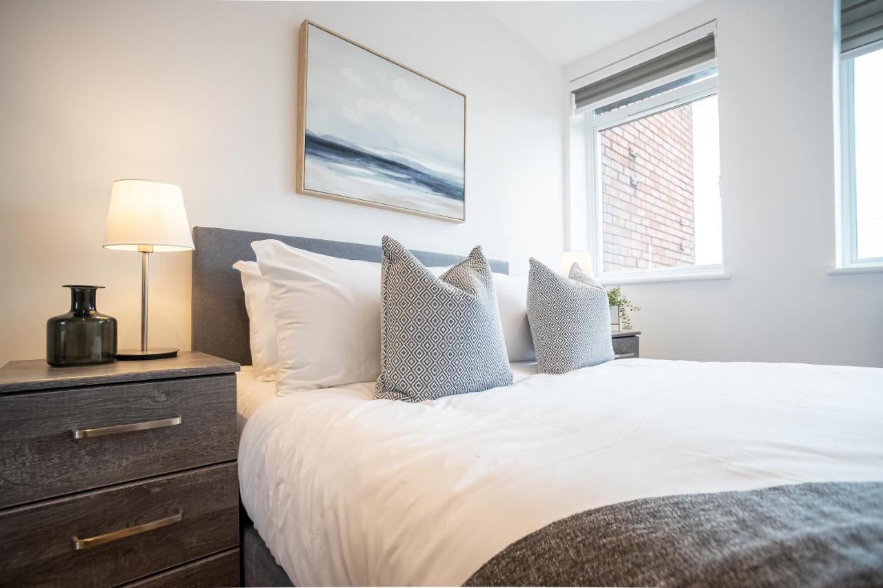 Вилла Deluxe Chic 1 2 Bed Apts Near Heathrow Legoland Windsor Слау Экстерьер фото