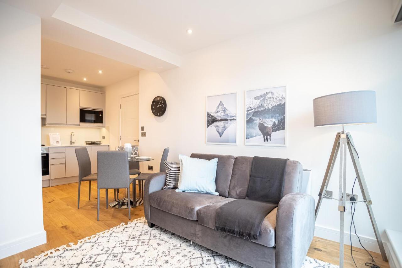 Вилла Deluxe Chic 1 2 Bed Apts Near Heathrow Legoland Windsor Слау Экстерьер фото