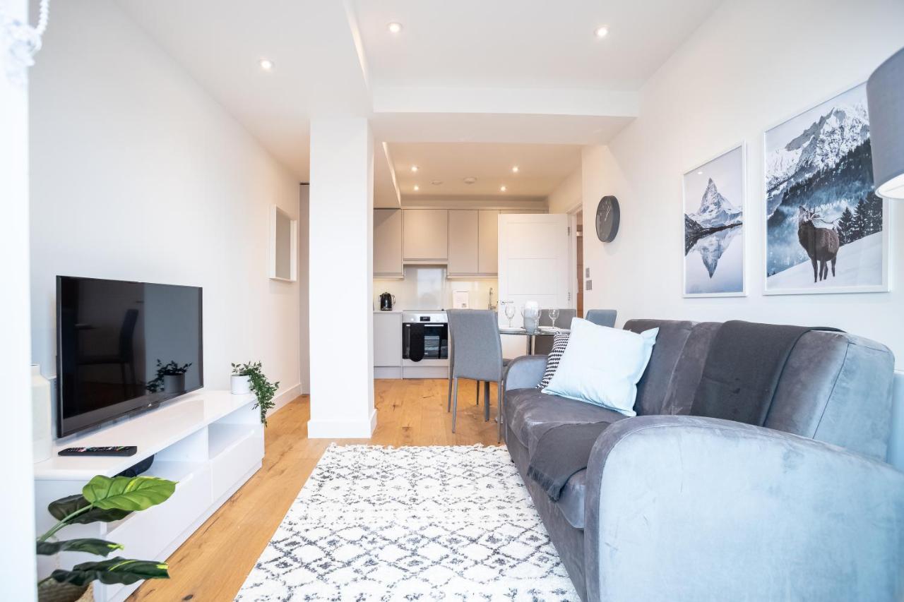 Вилла Deluxe Chic 1 2 Bed Apts Near Heathrow Legoland Windsor Слау Экстерьер фото