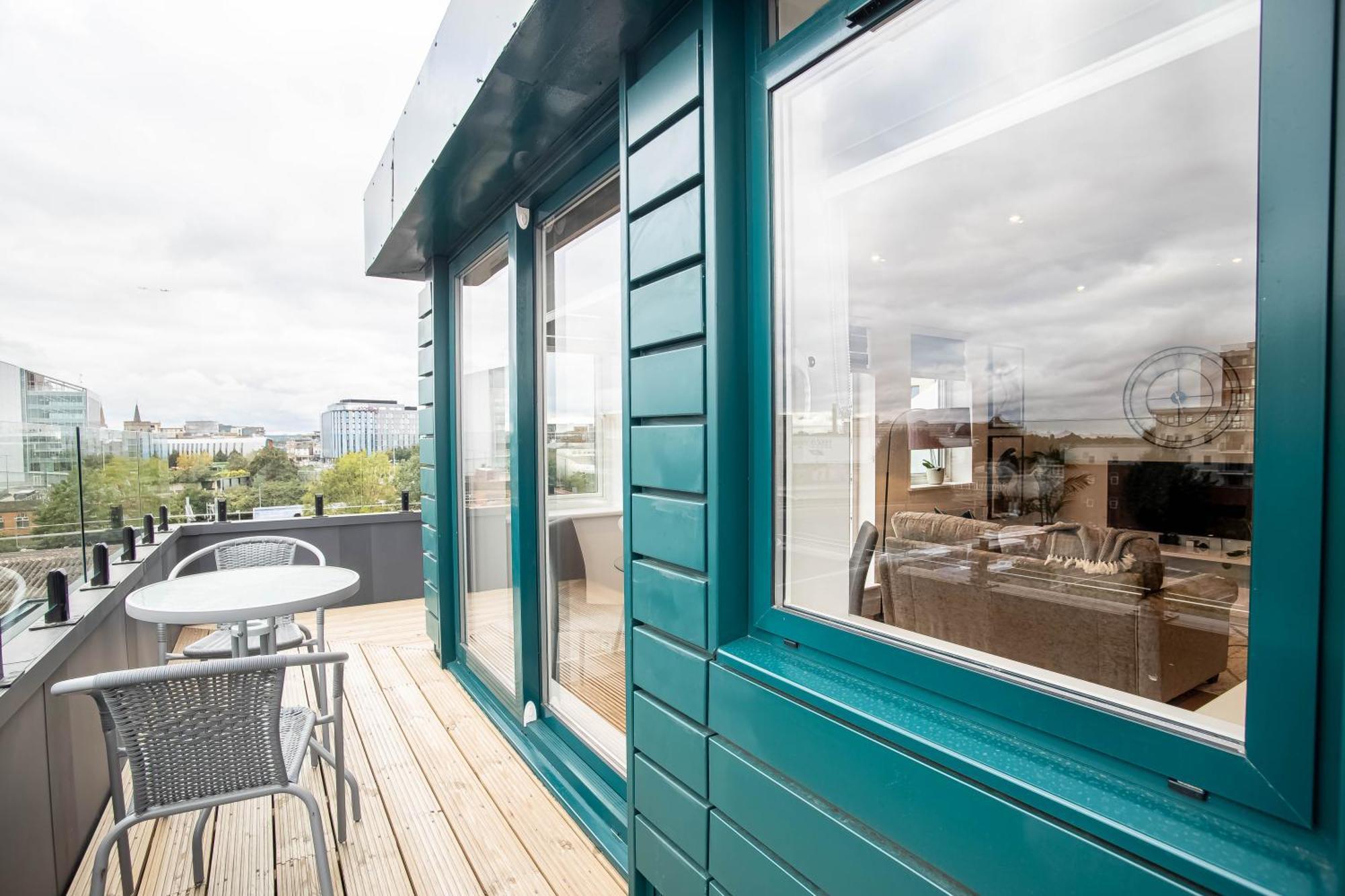 Вилла Deluxe Chic 1 2 Bed Apts Near Heathrow Legoland Windsor Слау Экстерьер фото