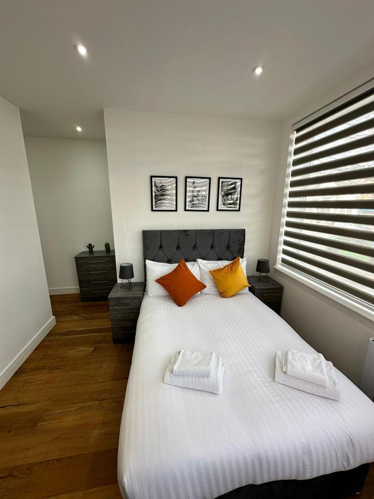 Вилла Deluxe Chic 1 2 Bed Apts Near Heathrow Legoland Windsor Слау Экстерьер фото