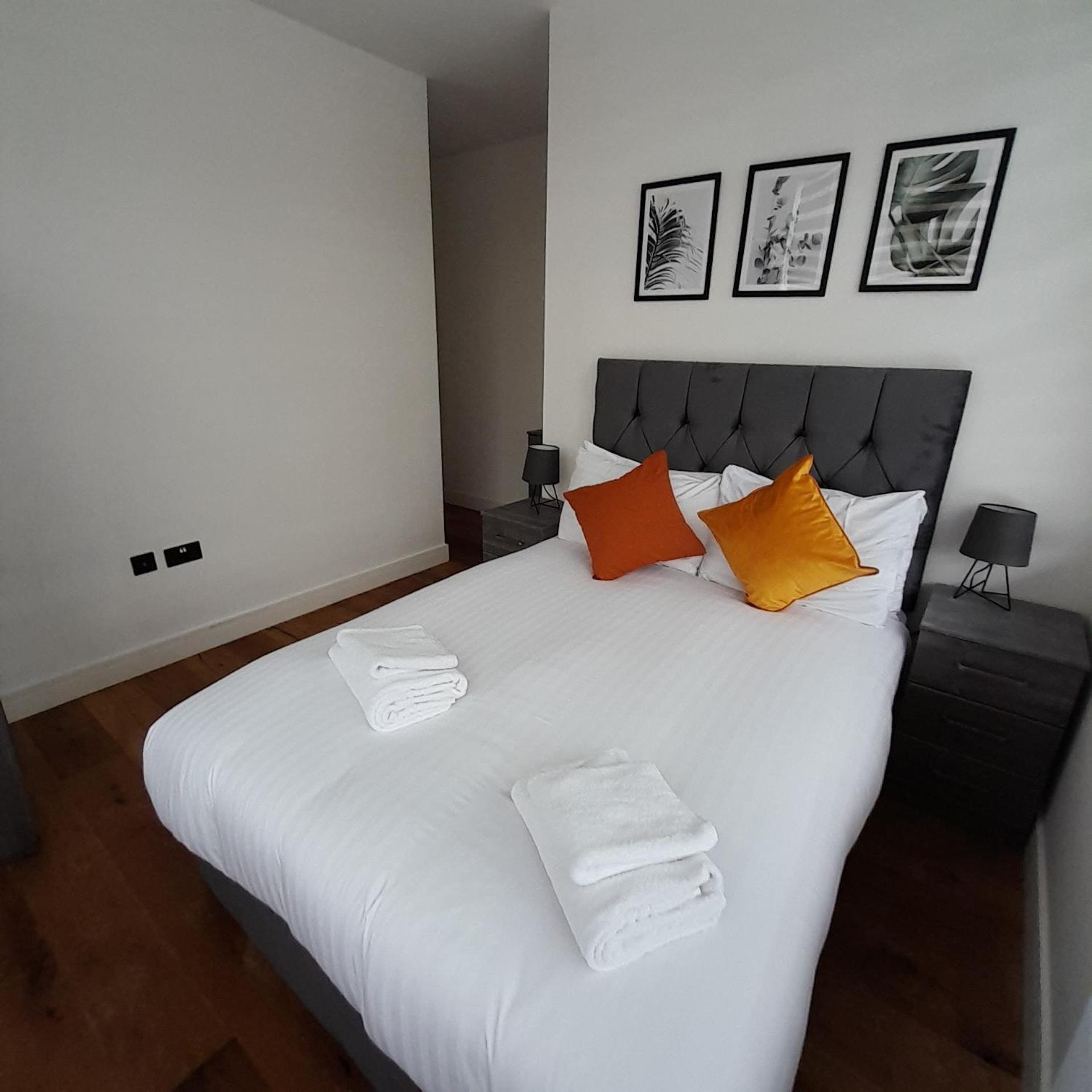 Вилла Deluxe Chic 1 2 Bed Apts Near Heathrow Legoland Windsor Слау Экстерьер фото
